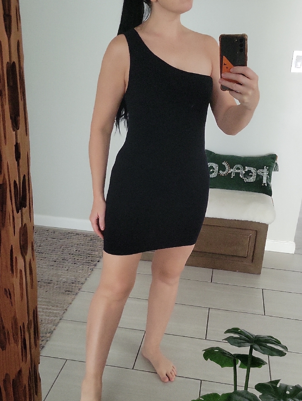 Sleek One-Shoulder Black Bodycon Dress